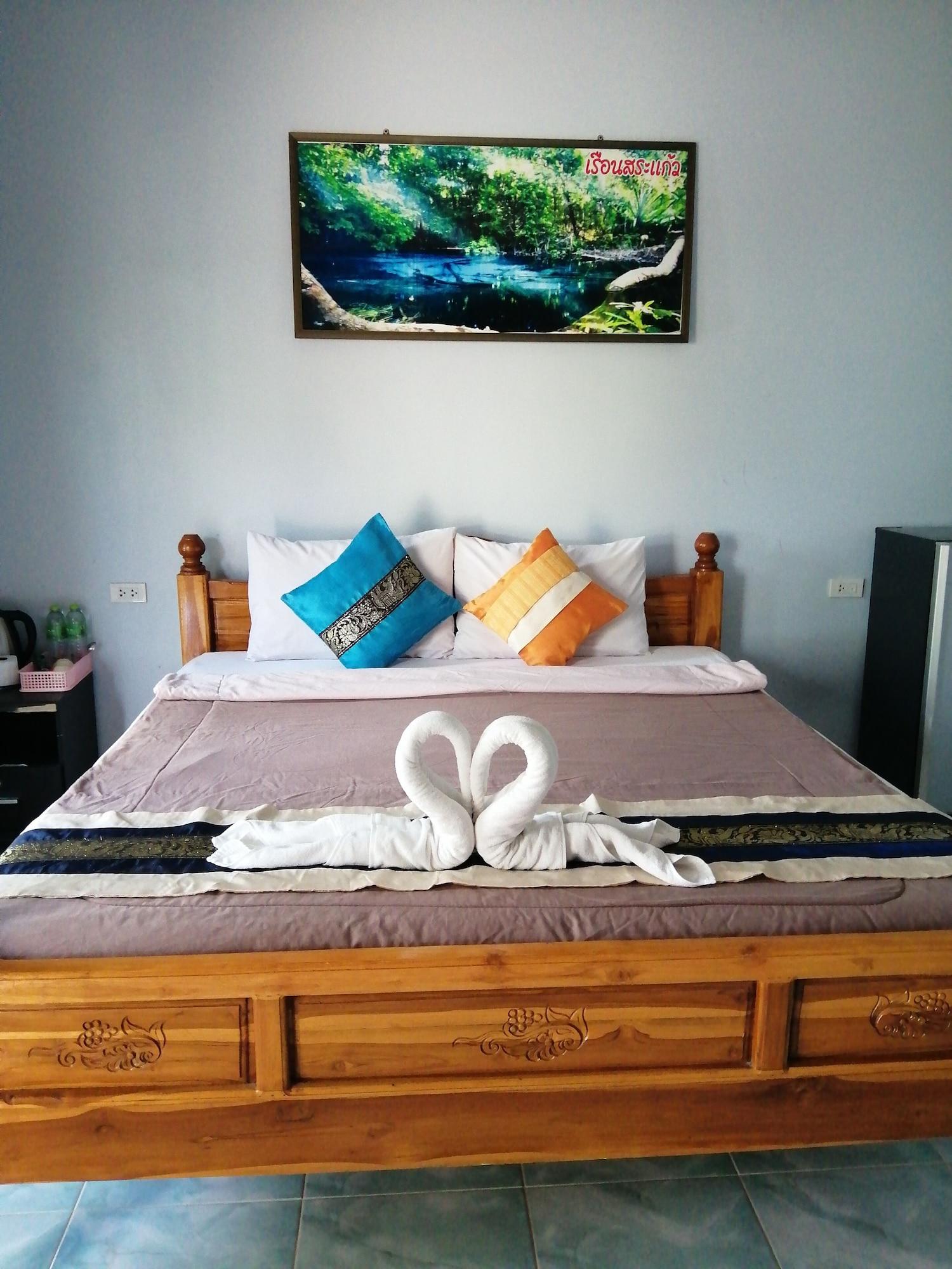 Oyo 75515 Sairung Farmstay Krabi town Екстериор снимка