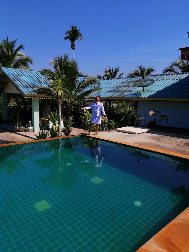 Oyo 75515 Sairung Farmstay Krabi town Екстериор снимка