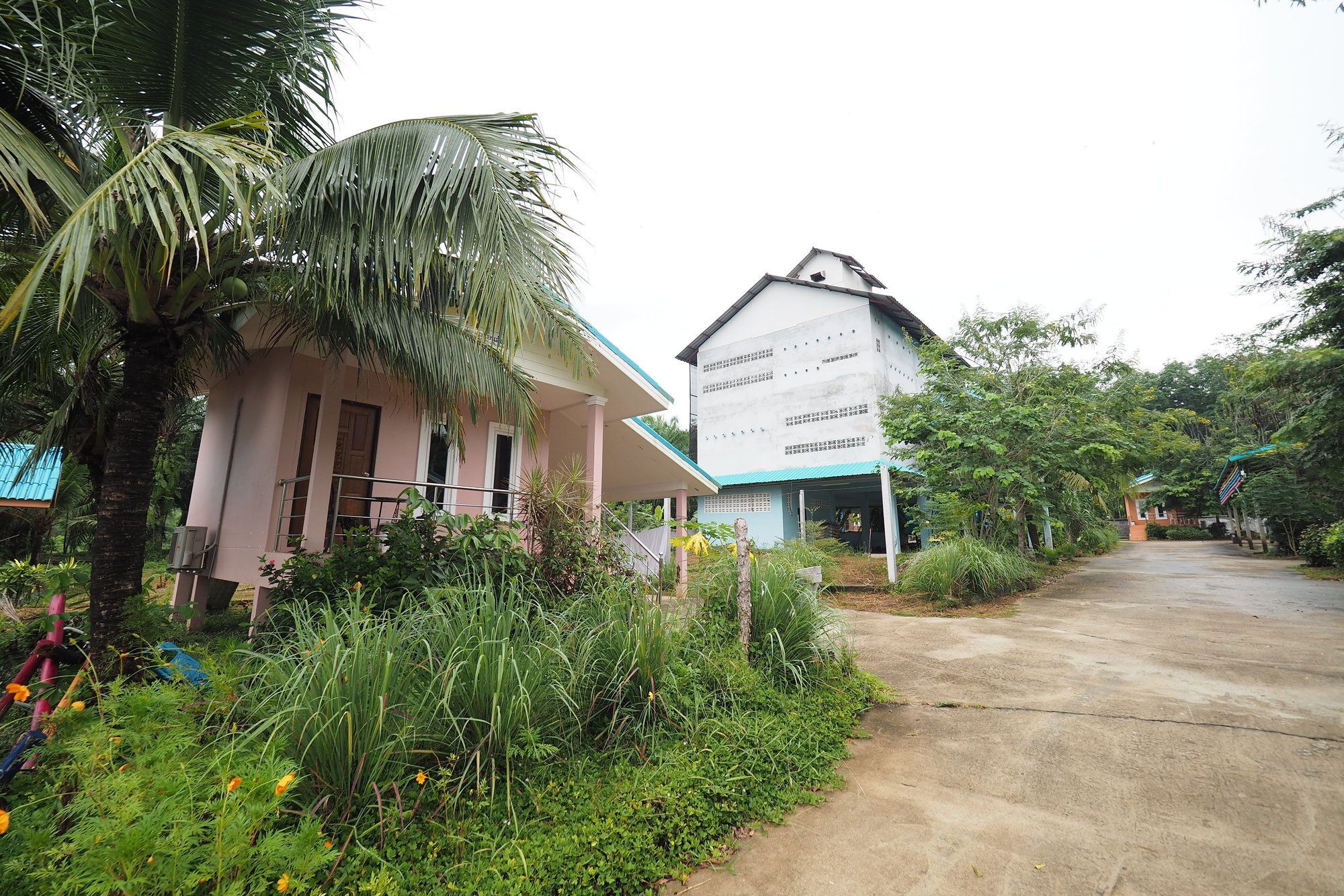 Oyo 75515 Sairung Farmstay Krabi town Екстериор снимка