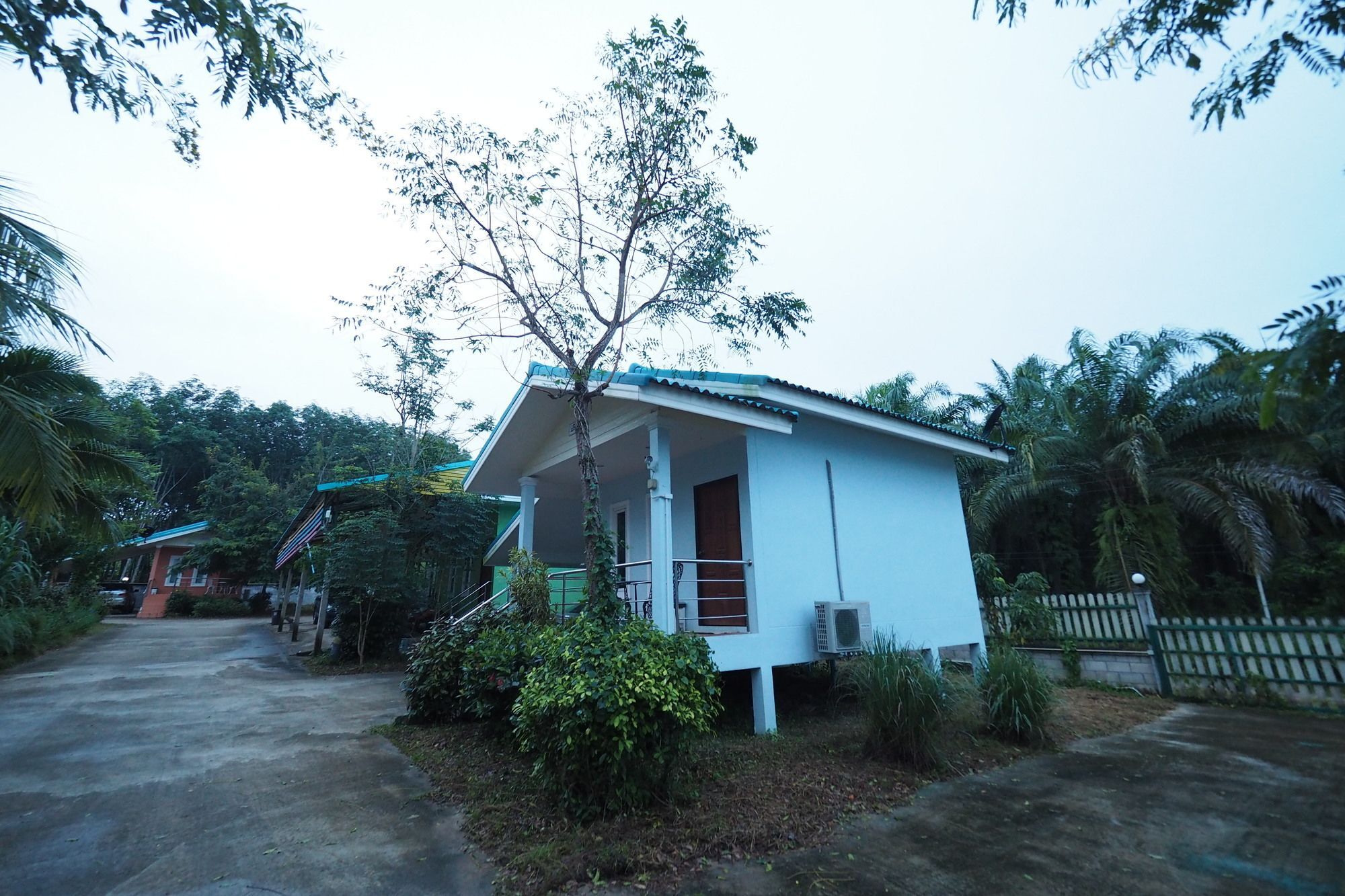 Oyo 75515 Sairung Farmstay Krabi town Екстериор снимка